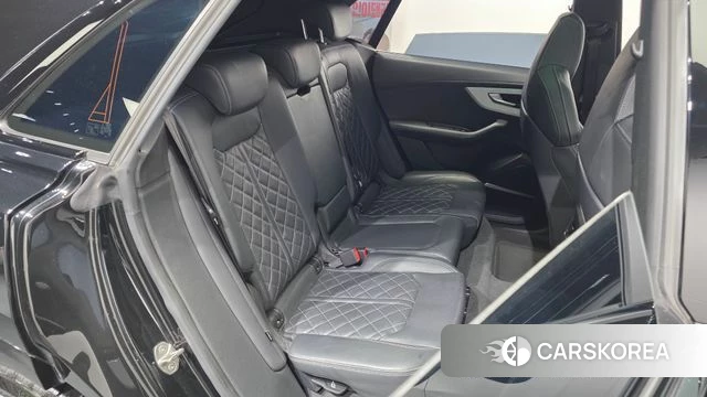 Audi Q8 (4M) 2023 Черный из Кореи, фото 3
