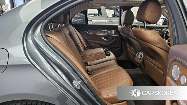 Mercedes-Benz E-Class W213 2018 Серый из Кореи, фото 3