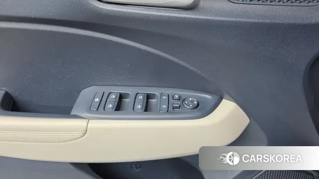 Hyundai Venue 2022 Белый из Кореи, фото 3