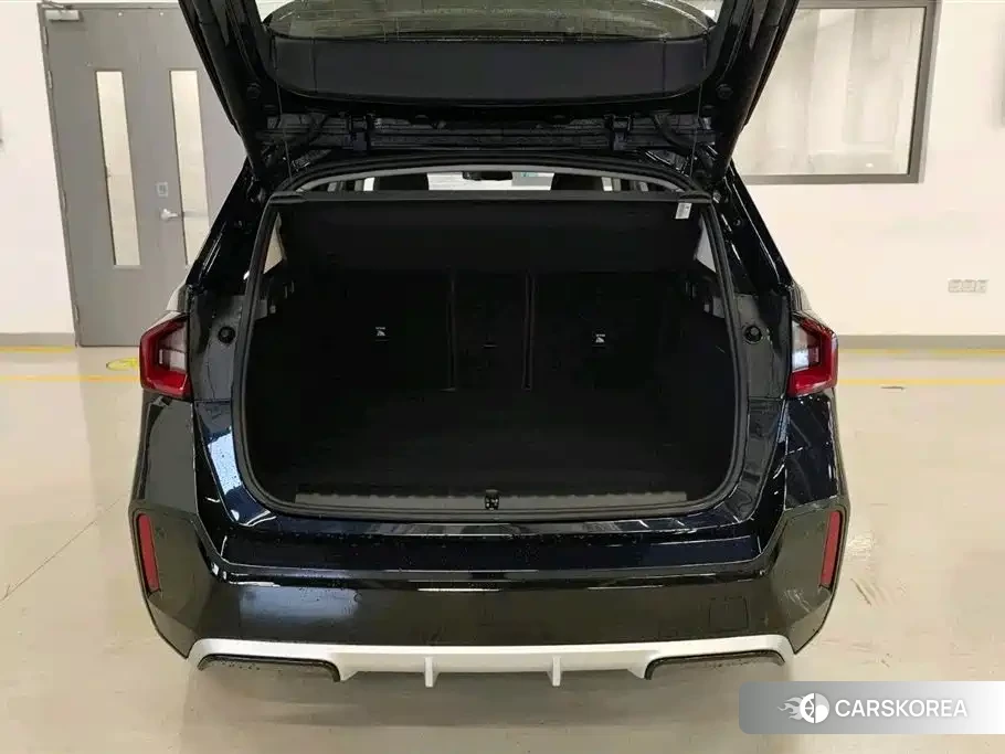 BMW iX1 2025 Черный из Китая, фото 3