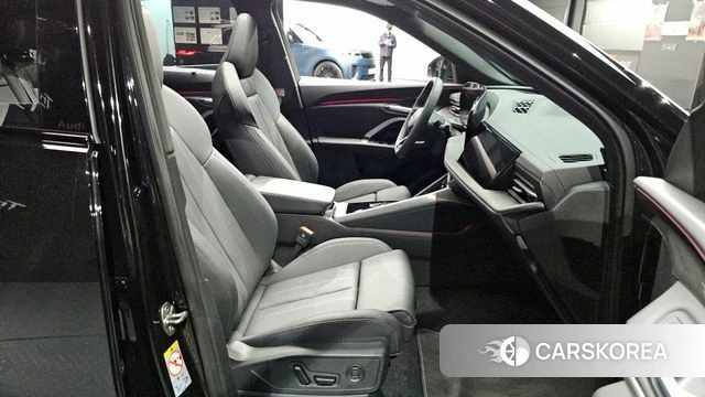 Audi Q5 (80A) 2025 Черный из Кореи, фото 3