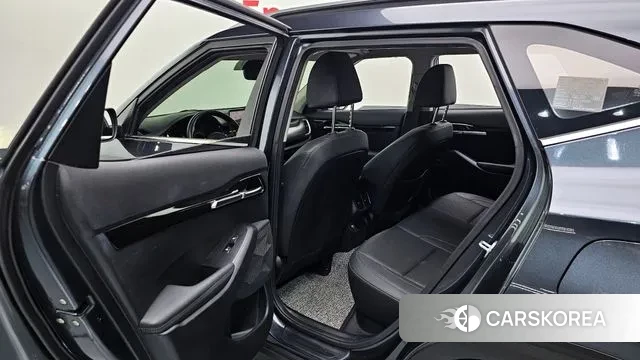 Kia Seltos 2021 Серый из Кореи, фото 3