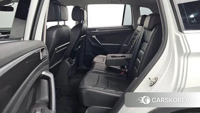 Volkswagen Tiguan second Generation 2020 Белый из Кореи, фото 3