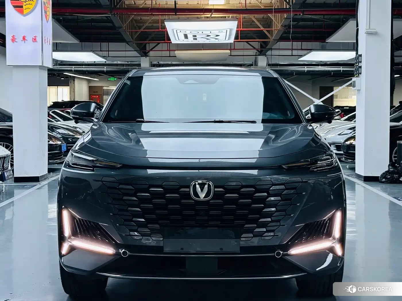 Chang'an UNI-K 2024 Silver/gray из Китая, фото 3