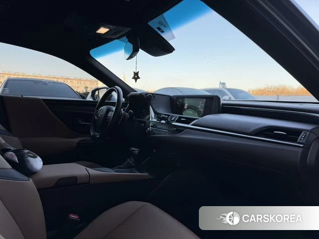 Lexus ES 2021 Зеленый из Китая, фото 3