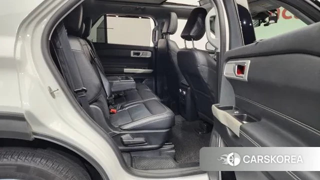 Ford Explorer 6th Generation 2021 Белый из Кореи, фото 3