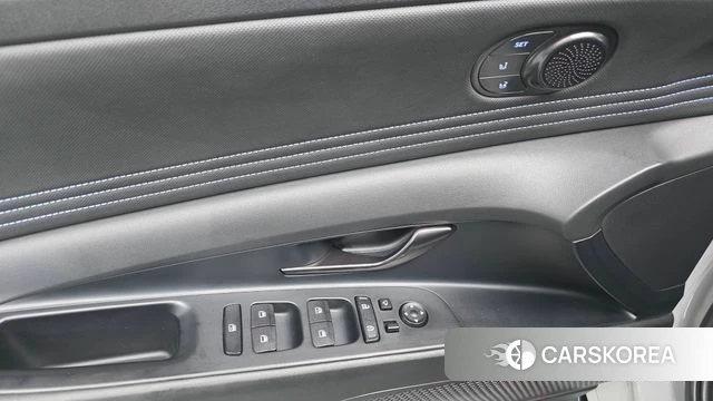 Hyundai Avante (CN7) 2022 Серебристо-серый из Кореи, фото 3