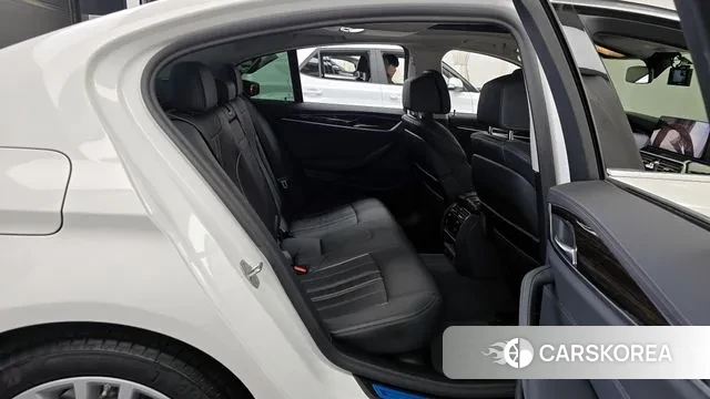 BMW 5 Series (G30) 2021 Белый из Кореи, фото 3