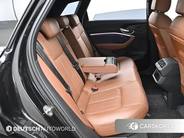 Audi e-Tron 2020 Черный из Кореи, фото 3
