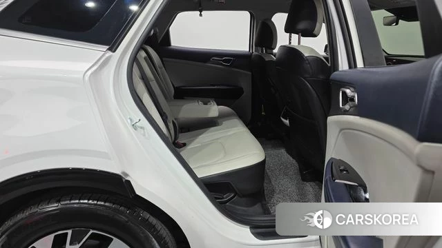 Kia Sportage 5th Generation Hybrid 2023 Белый из Кореи, фото 3