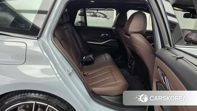 BMW 3 Series (G20) 2024 Светло-серебряный цвет из Кореи, фото 3