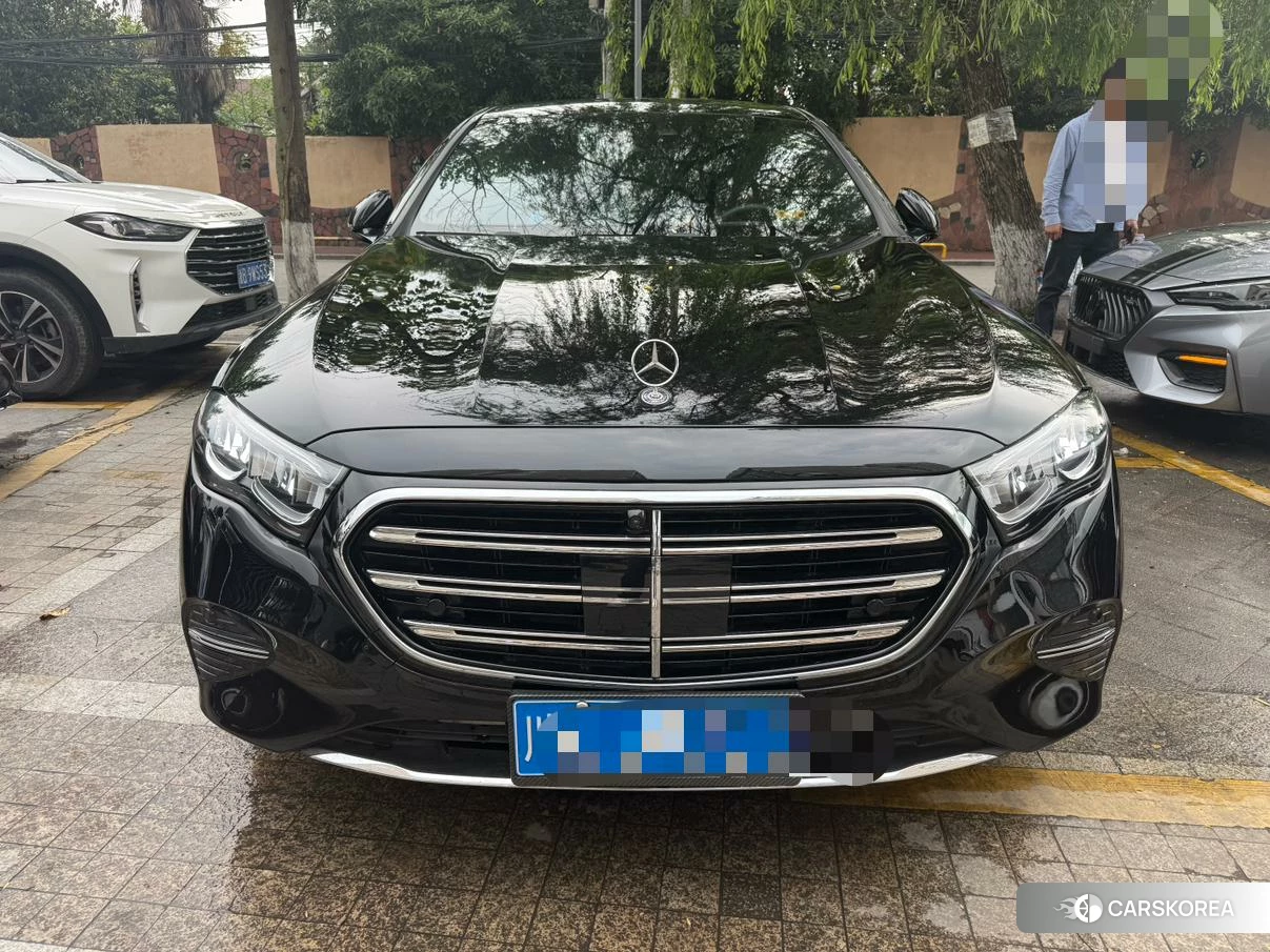 Mercedes-Benz E-class 2023 Черный из Китая, фото 3