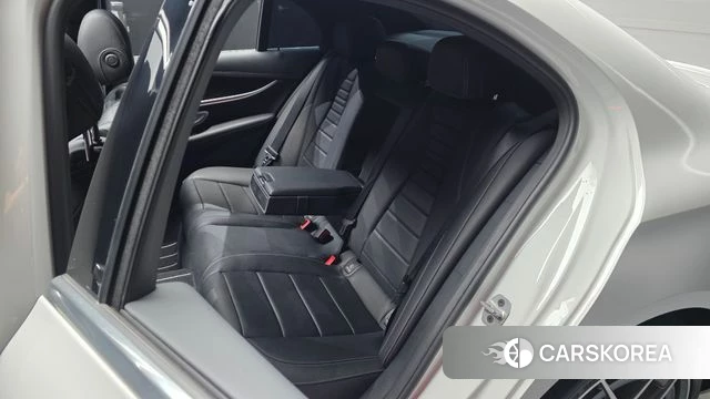 Mercedes-Benz E-Class W213 2023 Белый из Кореи, фото 3