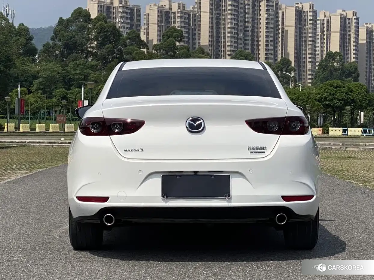 Mazda 3 2022 Белый из Китая, фото 3