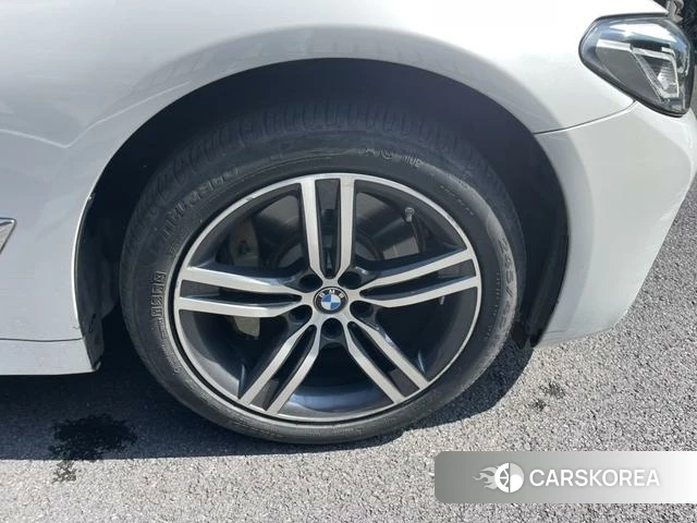 BMW 5 series 2024 Белый из Китая, фото 3