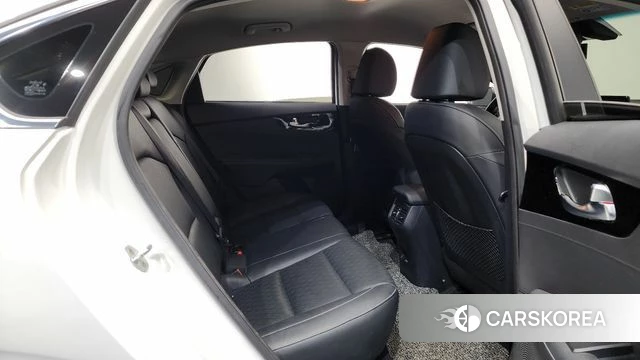 Kia The New K3 2nd generation 2021 Белый из Кореи, фото 3