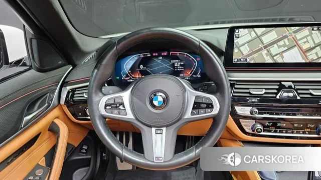 BMW 5 Series (G30) 2023 Белый из Кореи, фото 3