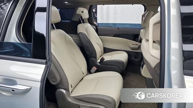 Kia The New Carnival 4th Generation 2023 Серебристо-серый из Кореи, фото 3