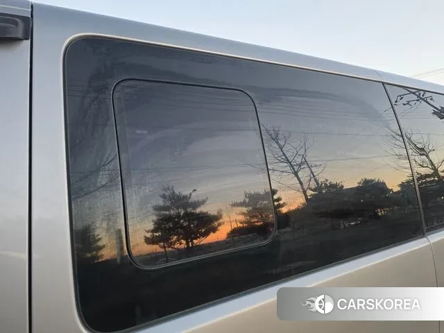 Hyundai The New Grand Starex 2018 Серебристо-серый из Кореи, фото 3