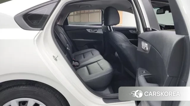 Kia The New K3 2nd generation 2021 Белый из Кореи, фото 3