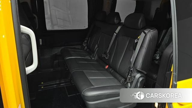 Hyundai Staria 2023 Желтый из Кореи, фото 3