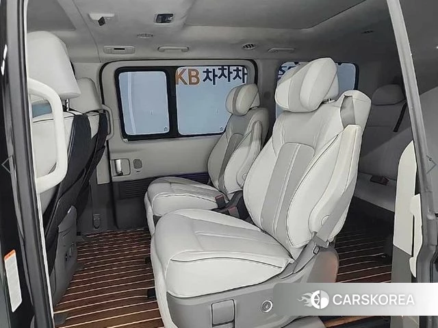 Hyundai Staria 2025 Черный из Кореи, фото 3