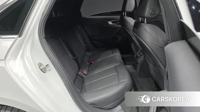 Audi A4 (B9) 2023 Белый из Кореи, фото 3