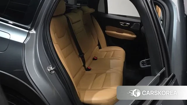 Volvo V60 Cross-Country 2nd Generation 2021 Серый из Кореи, фото 3