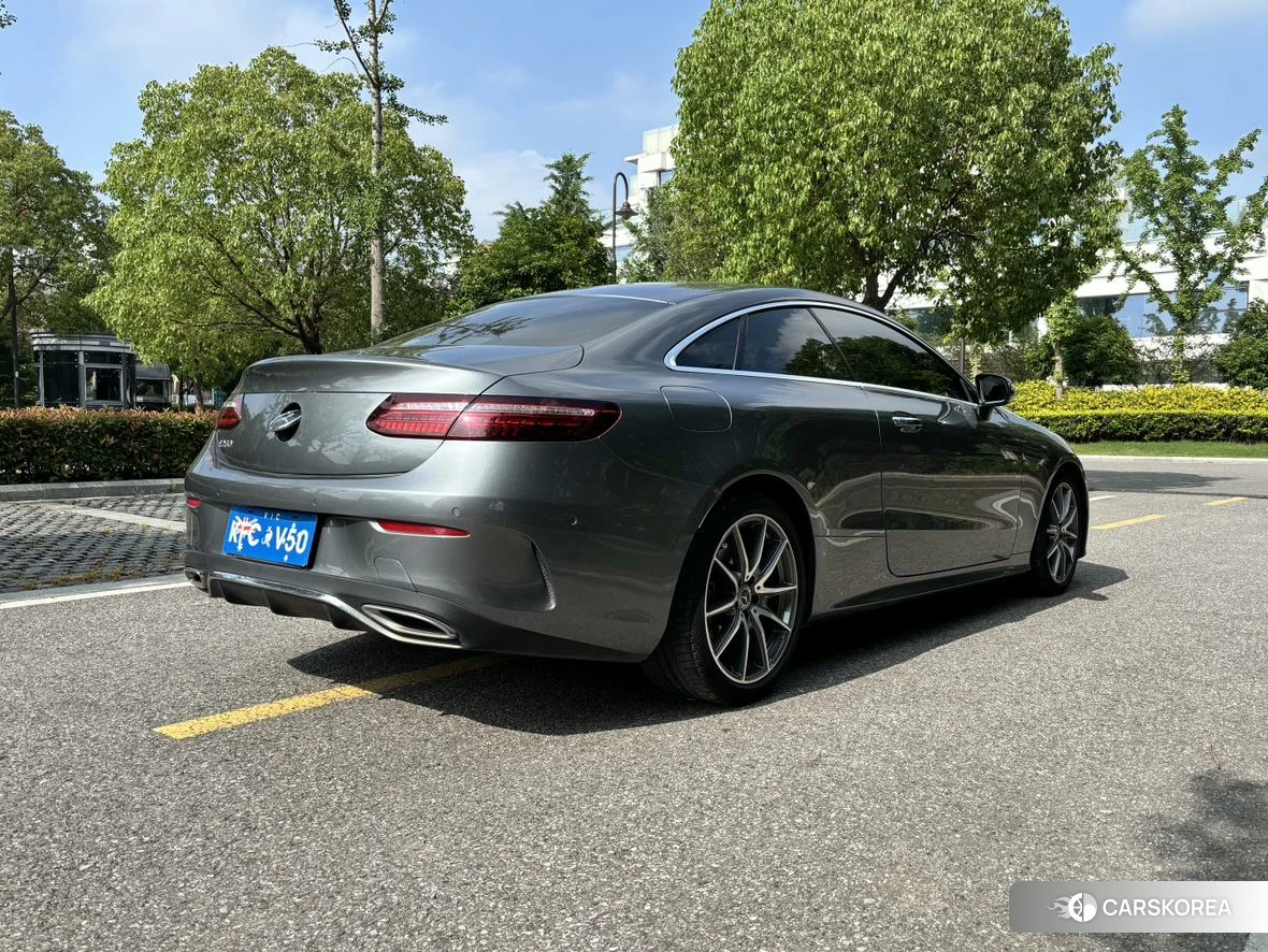 Mercedes-Benz E-class (imported) 2020 Серебристо-серый из Китая, фото 3
