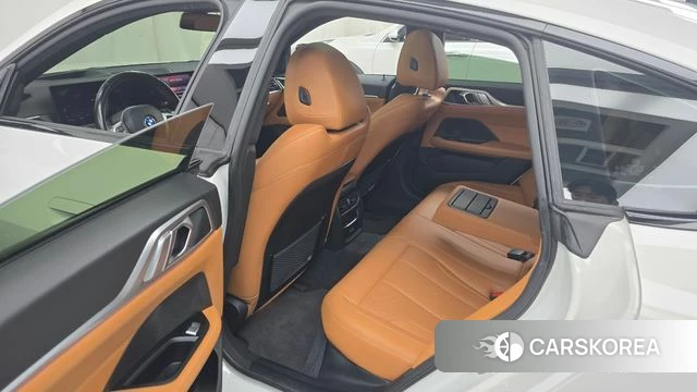 BMW i4 2022 Белый из Кореи, фото 3
