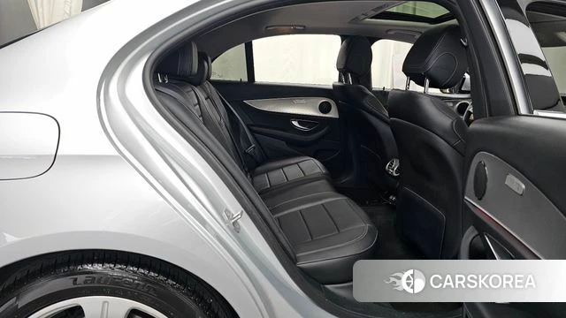 Mercedes-Benz E-Class W213 2018 Серебряный из Кореи, фото 3
