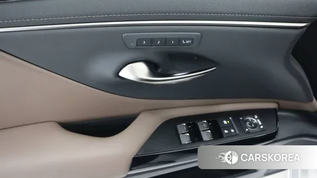 Lexus ES300h 7th generation 2025 Белый из Кореи, фото 3