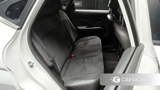 Hyundai Kona (SX2) 2023 Белый из Кореи, фото 3