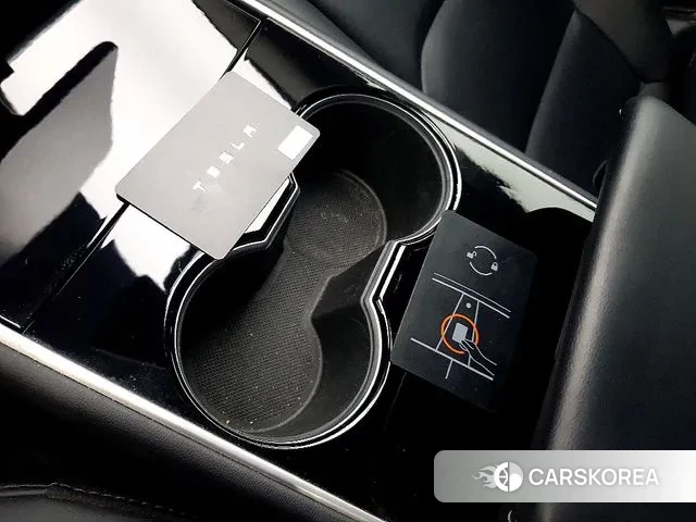 Tesla Model 3 2020 Красный из Кореи, фото 3