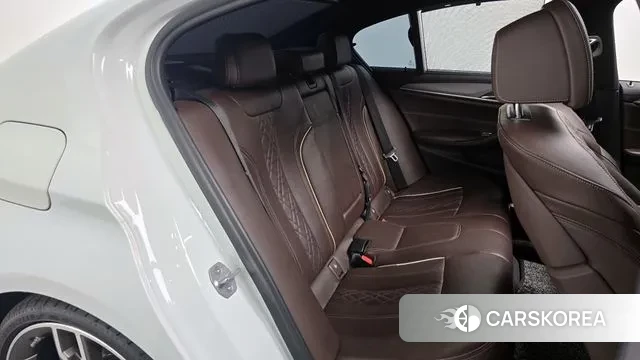 BMW 5 Series (G30) 2019 Белый из Кореи, фото 3