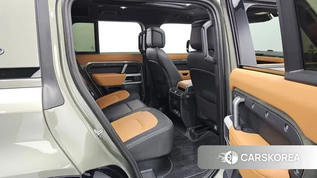 Land Rover Defender (L663) 2024 Светло-зеленый из Кореи, фото 3