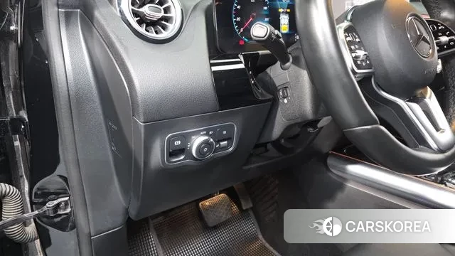 Mercedes-Benz GLA - Class H247 2021 Черный из Кореи, фото 3