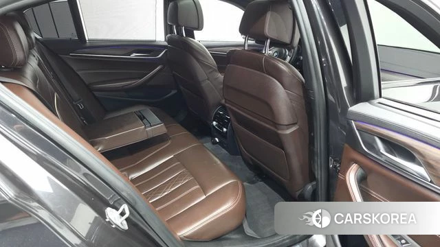 BMW 5 Series (G30) 2018 Серый из Кореи, фото 3