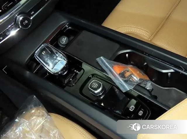 Volvo V60 Cross-Country 2nd Generation 2024 Серый из Кореи, фото 3