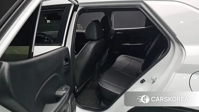 Hyundai Venue 2022 Белый из Кореи, фото 3