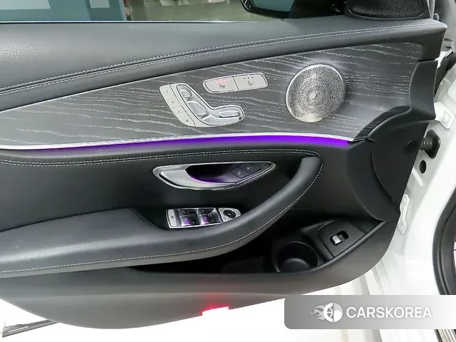 Mercedes-Benz E-Class W213 2022 Белый из Кореи, фото 3