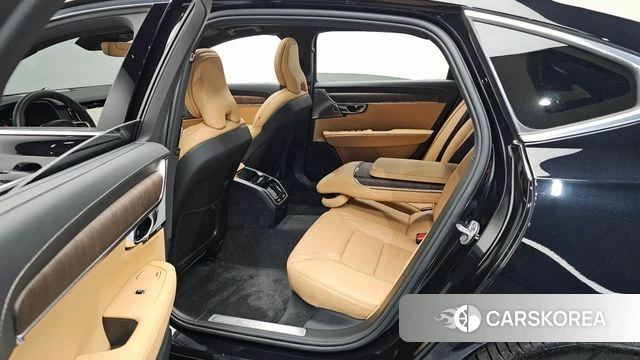 Volvo S90 2024 Черный из Кореи, фото 3