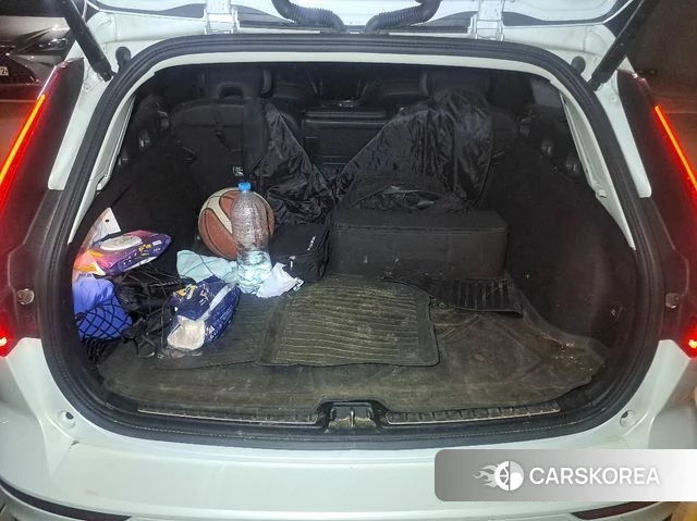 Volvo V60 Cross-Country 2nd Generation 2021 Белый из Кореи, фото 3