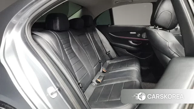 Mercedes-Benz E-Class W213 2018 Серый из Кореи, фото 3