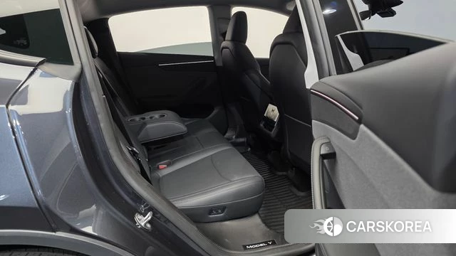 Tesla Model Y 2025 Серый из Кореи, фото 3
