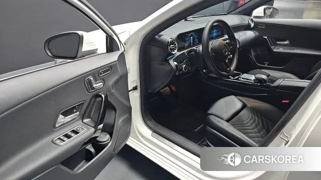 Mercedes-Benz A-Class W177 2020 Белый из Кореи, фото 3