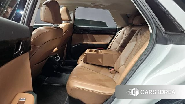 Hyundai Grandeur Hybrid (GN7) 2023 Белый из Кореи, фото 3