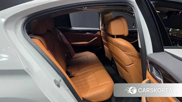 BMW 5 Series (G30) 2021 Белый из Кореи, фото 3