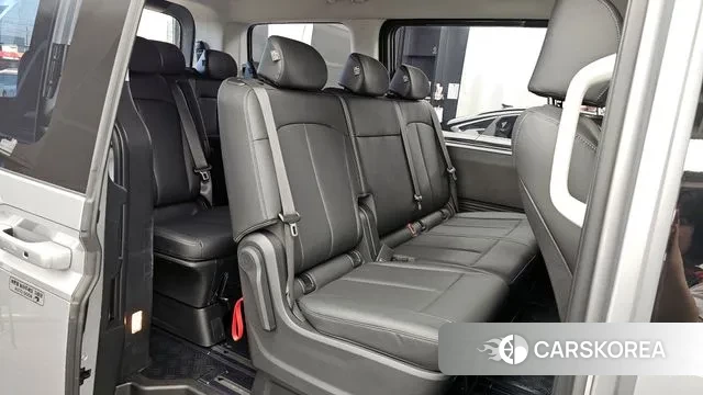 Hyundai Staria 2024 Серебристо-серый из Кореи, фото 3