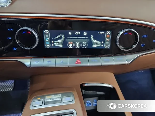 Genesis GV70 2023 Белый из Кореи, фото 3